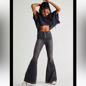 We the Free Irreplaceable Flare Jeans Grey Size 29 High Rise Free People